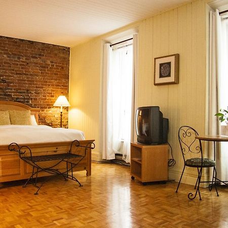 Auberge De La Place Royale Монреал Екстериор снимка