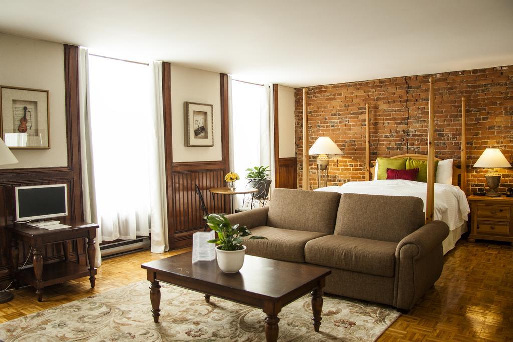 Auberge De La Place Royale Монреал Екстериор снимка