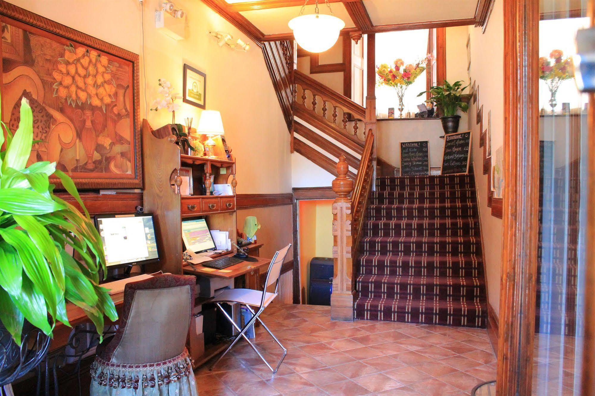 Auberge De La Place Royale Монреал Екстериор снимка