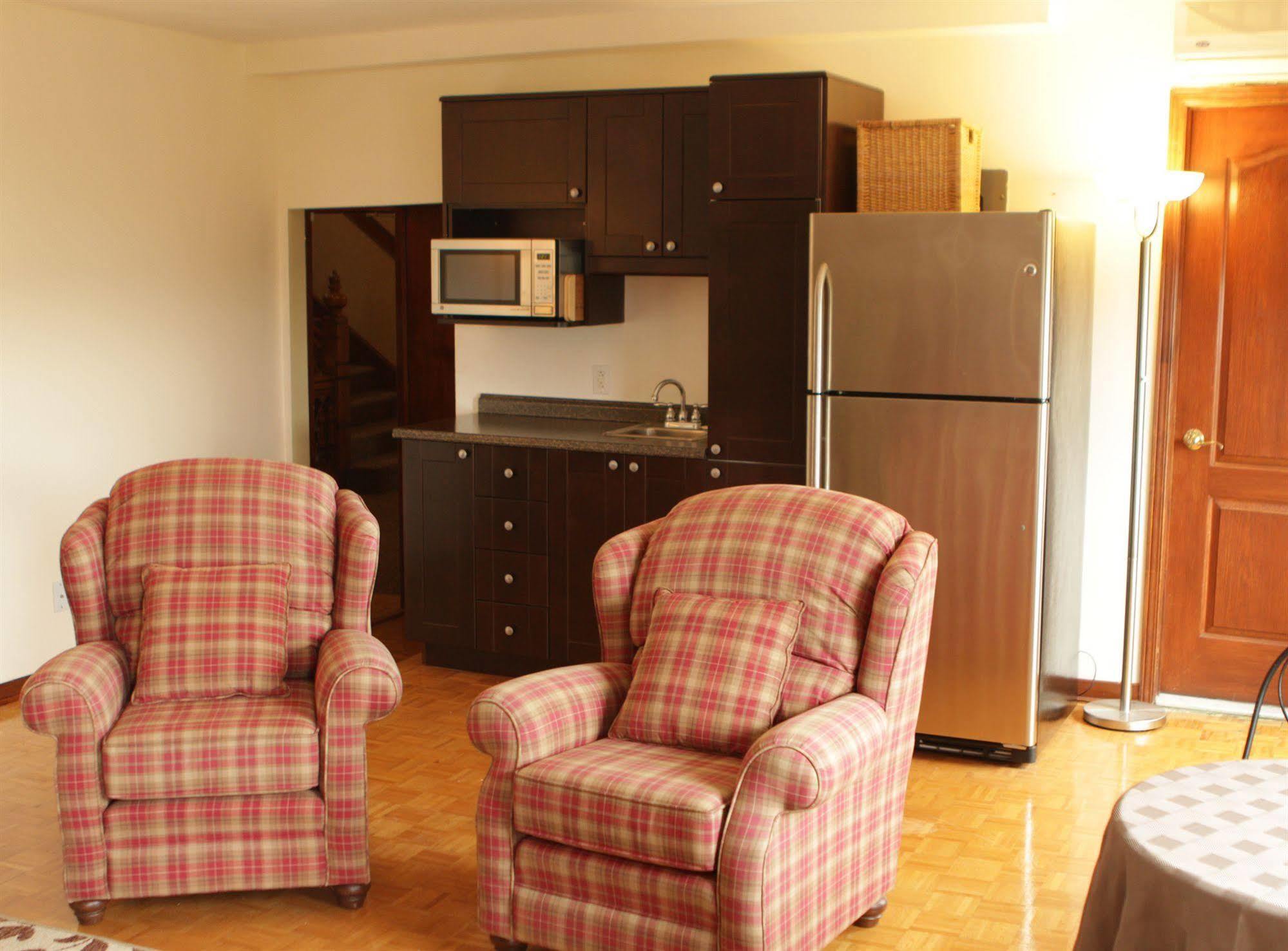 Auberge De La Place Royale Монреал Екстериор снимка