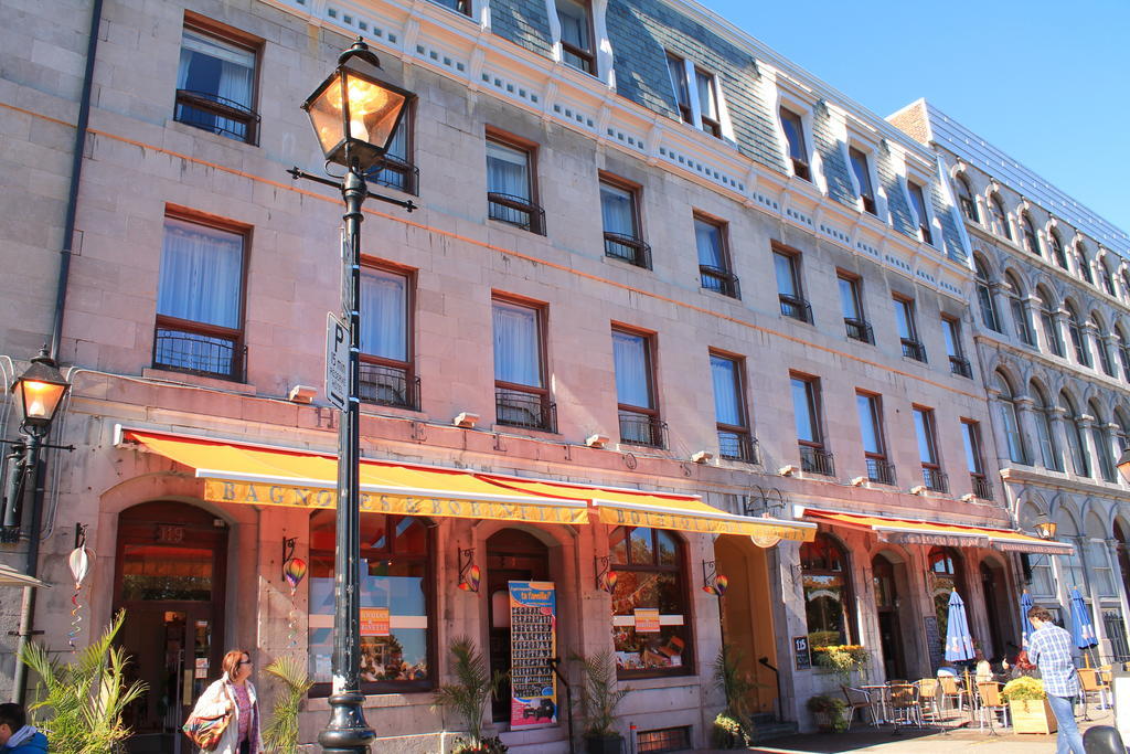 Auberge De La Place Royale Монреал Екстериор снимка